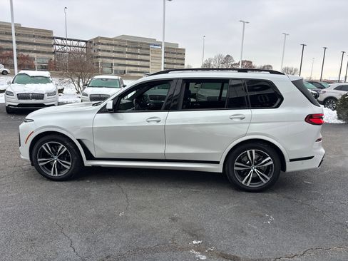 Used 2023 BMW X7 xDrive40i w/ M Sport Package image 4