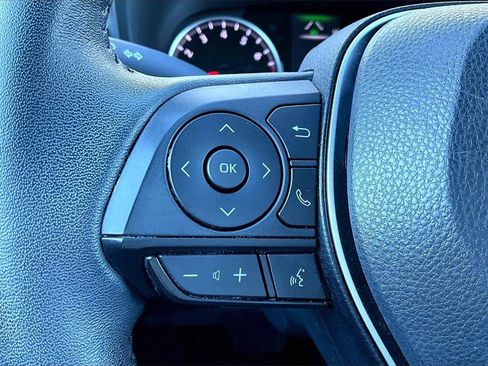 Used 2022 Toyota RAV4 XLE image 16