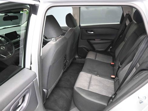 Used 2024 Nissan Rogue SV image 27