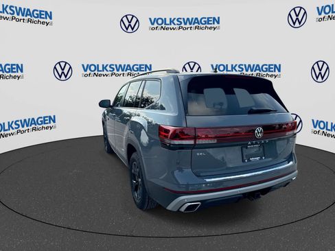 Used 2024 Volkswagen Atlas Peak Edition SEL AWD/4WD image 12