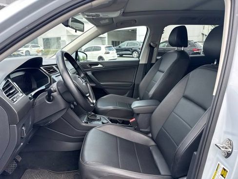 Used 2019 Volkswagen Tiguan SEL w/ 3rd Row Seat Package AWD/4WD image 12