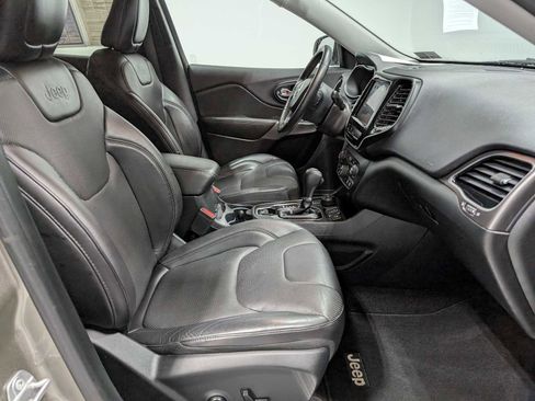 Used 2019 Jeep Cherokee Limited image 42