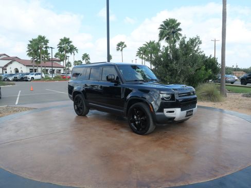 Used 2023 Land Rover Defender 130 S image 1