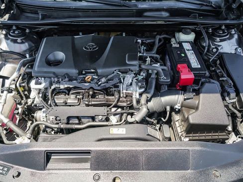 Used 2018 Toyota Camry LE FWD image 26
