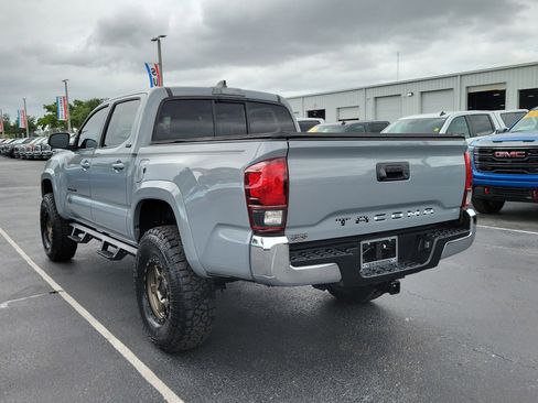 Used 2021 Toyota Tacoma SR5 w/ SR5 Appearance Package (SM) RWD image 7