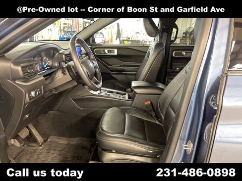 Used 2020 Ford Explorer XLT w/ Class III Trailer Tow Package AWD/4WD image 14