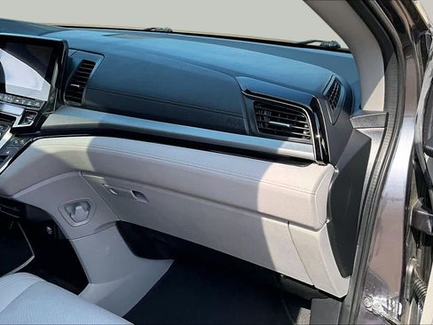Used 2018 Honda Odyssey Elite image 18