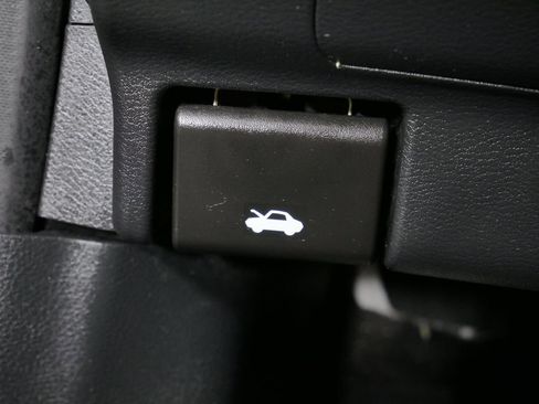 Used 2025 Nissan Kicks S AWD/4WD image 24