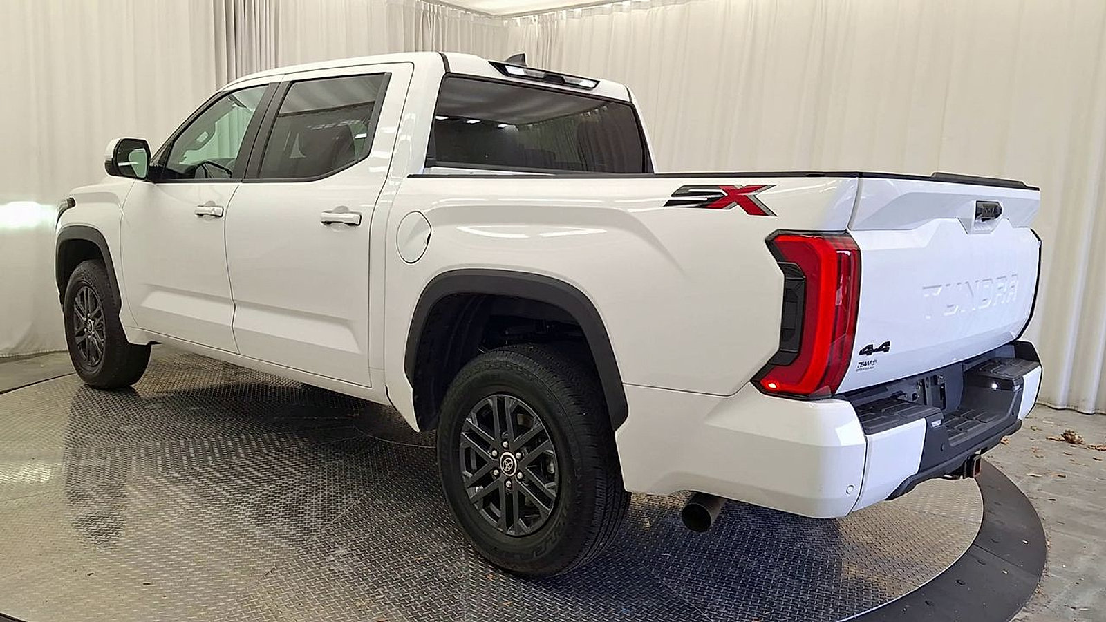 Used 2024 Toyota Tundra SR5 w/ SR5 Convenience Package AWD/4WD image 12