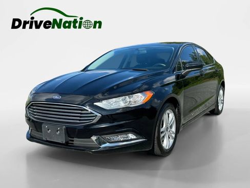 Used 2018 Ford Fusion SE w/ Fusion SE Technology Package FWD image 1
