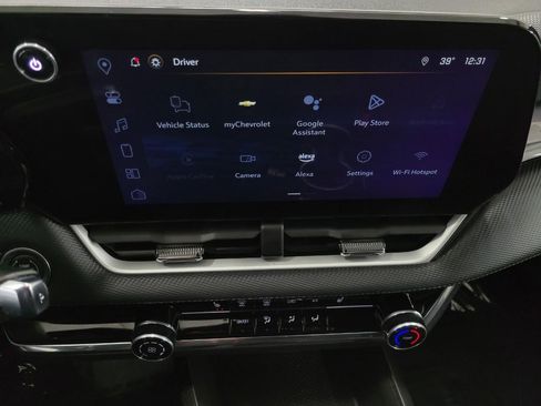 Used 2025 Chevrolet Equinox LT image 8