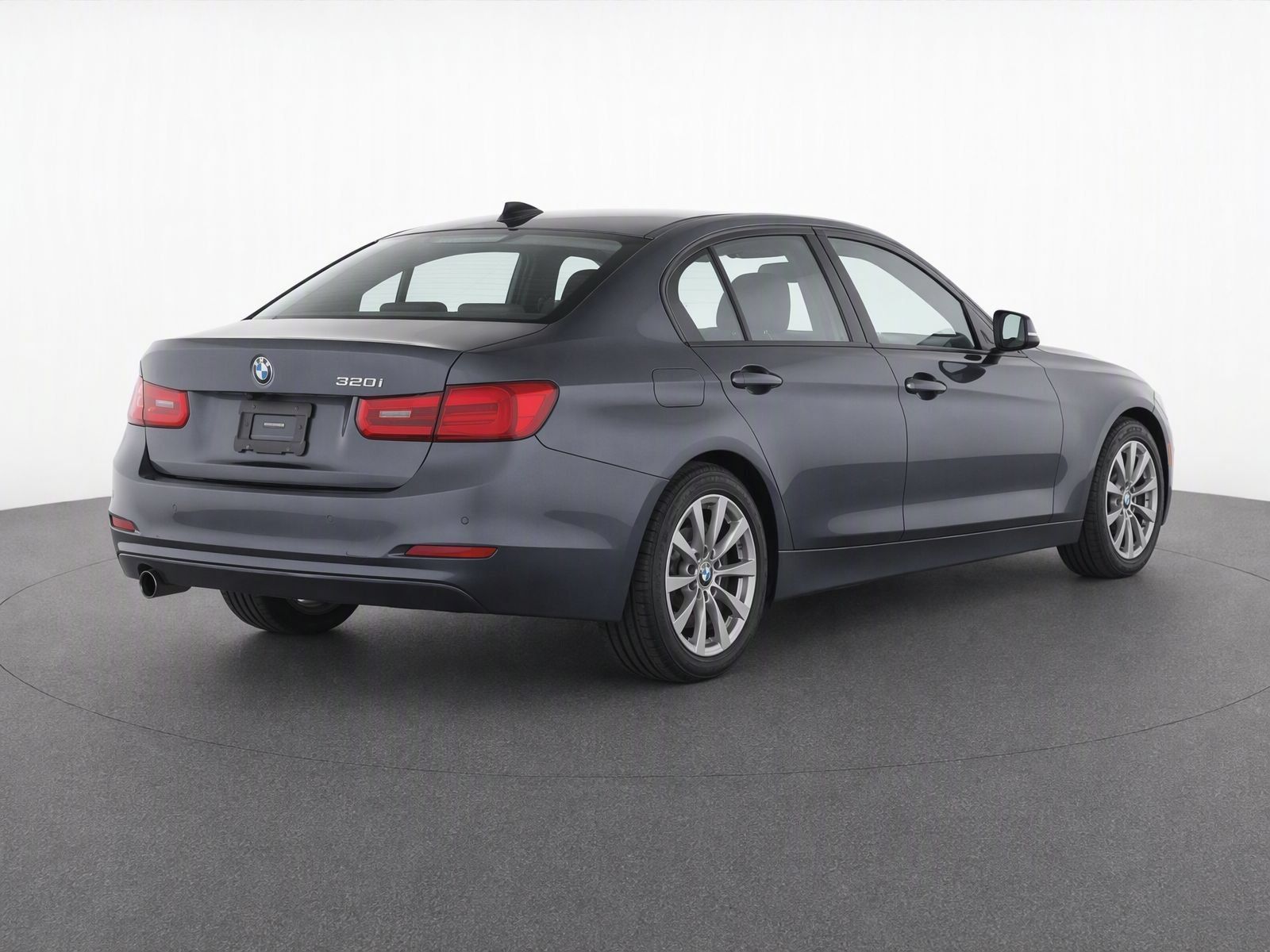Used 2016 BMW 320i Sedan RWD image 3