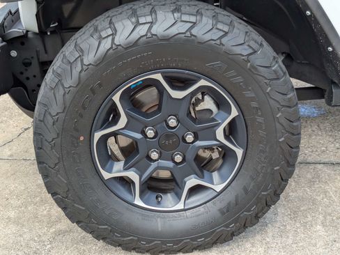 Used 2022 Jeep Wrangler Unlimited Rubicon 4xe AWD/4WD image 30