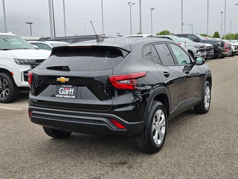 Used 2024 Chevrolet Trax LS FWD image 3