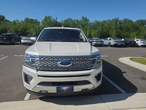 Used 2018 Ford Expedition Max Platinum AWD/4WD image 3