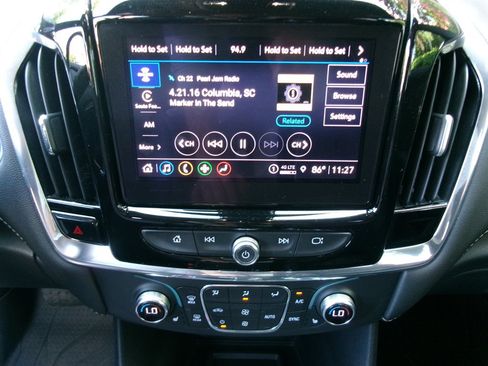 Used 2022 Chevrolet Traverse LT w/ LPO, Floor Liner Package AWD/4WD image 18