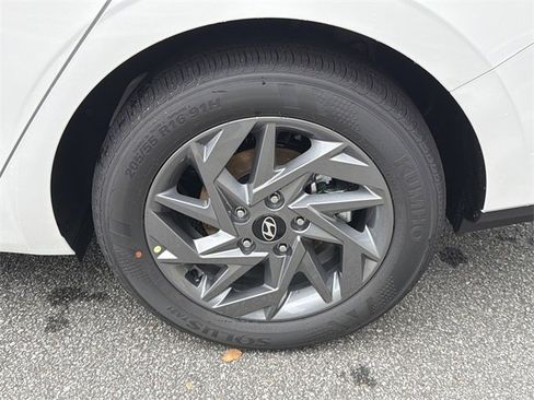 New 2026 Hyundai Elantra Blue image 19