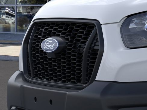 New 2026 Ford Transit 250 148 Medium Roof RWD image 18
