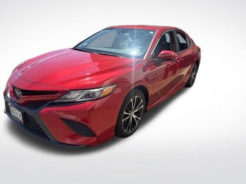 Used 2019 Toyota Camry SE FWD image 5