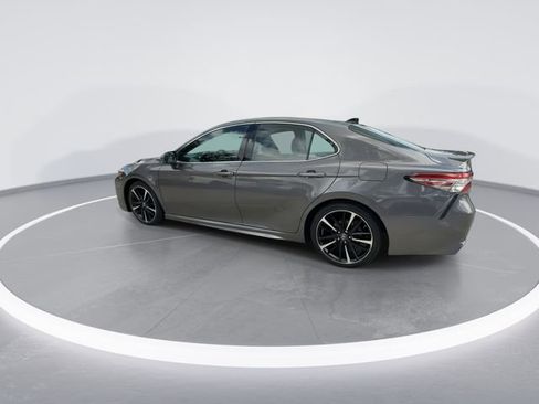 Used 2019 Toyota Camry XSE image 5