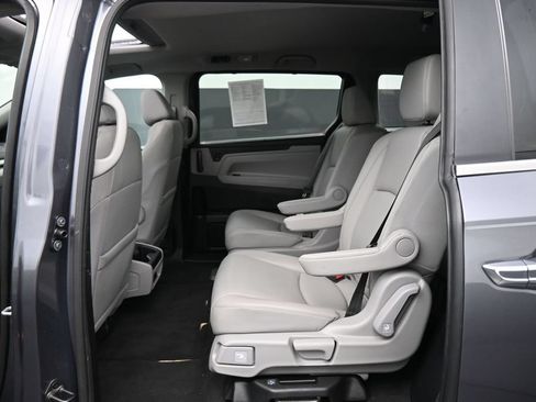 Used 2023 Honda Odyssey EX-L image 18