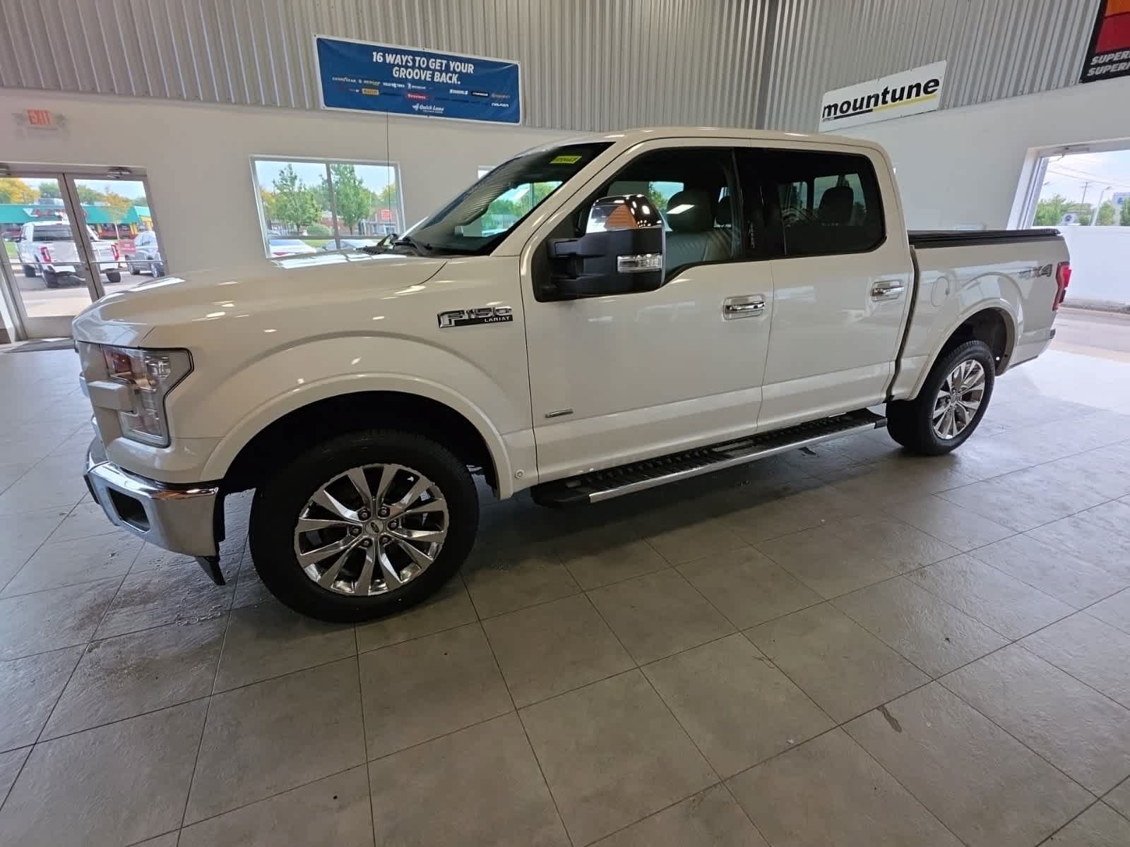 Used 2017 Ford F150 Lariat w/ Equipment Group 502A Luxury AWD/4WD image 16