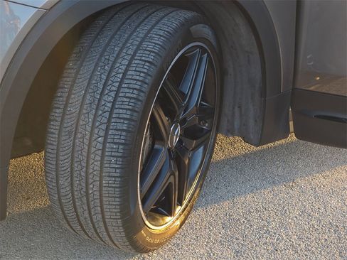 Used 2021 Mercedes-Benz GLB 35 AMG 4MATIC image 32