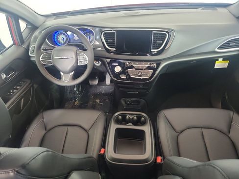 New 2026 Chrysler Voyager LX image 13
