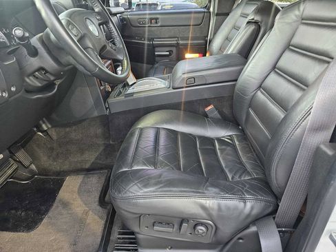 Used 2005 HUMMER H2 w/ Preferred Equipment Group image 7