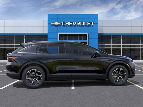 New 2026 Chevrolet Equinox EV LT image 6