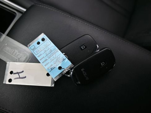 Used 2023 Kia Sorento SX image 22