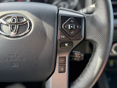 Used 2020 Toyota Tacoma TRD Off-Road w/ Technology Package image 9