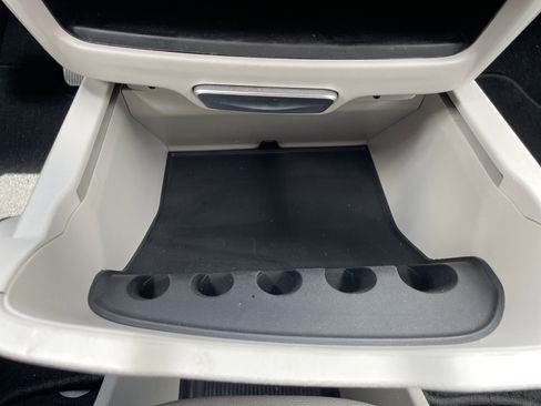 Used 2024 Chrysler Pacifica Touring-L FWD image 38