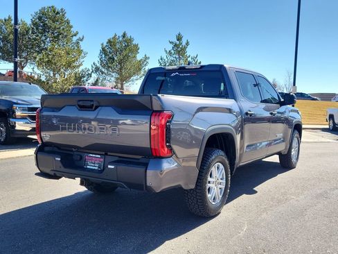 Used 2022 Toyota Tundra SR5 w/ SR5 Convenience Package AWD/4WD image 3
