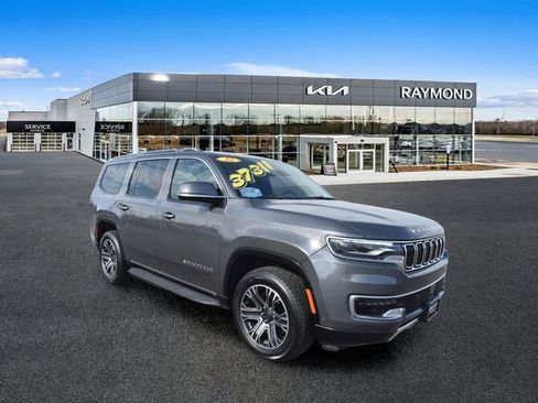 Used 2022 Jeep Wagoneer Series III AWD/4WD image 12