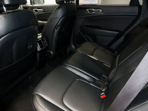 Used 2023 Kia Sportage EX image 22