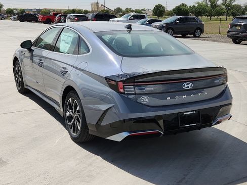 New 2025 Hyundai Sonata SEL FWD image 3