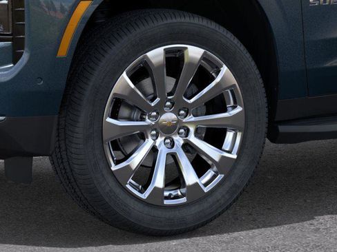 New 2026 Chevrolet Suburban Premier w/ Sun And Tow Package AWD/4WD image 9