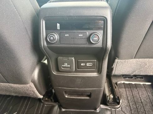 Used 2021 GMC Acadia SLE w/ Driver Convenience Package FWD image 20