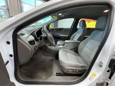 Used 2018 Chevrolet Malibu LS FWD image 10