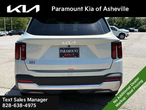 New 2026 Kia Sorento S w/ S Panoramic Sunroof Package FWD image 5