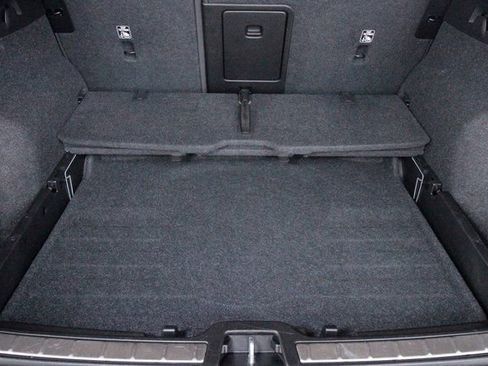 Certified 2025 Volvo XC40 B5 Plus image 29