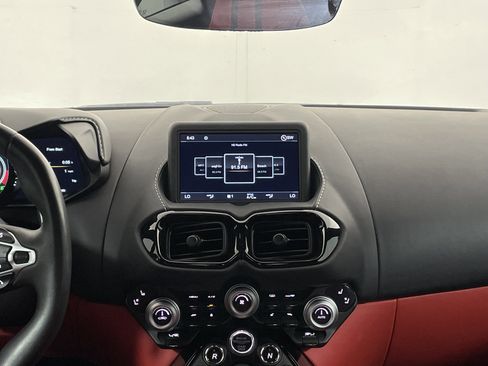 Used 2023 Aston Martin V8 Vantage Coupe image 17