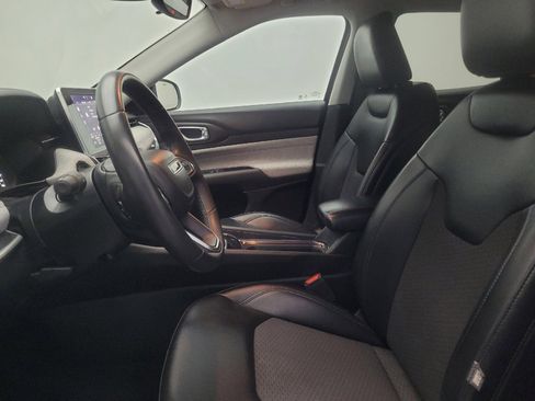 Used 2022 Jeep Compass Latitude w/ Mopar Graphics Package AWD/4WD image 17
