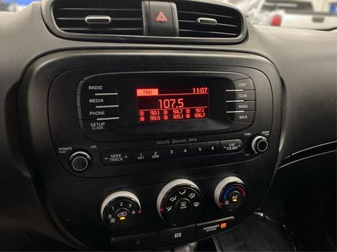 Used 2015 Kia Soul FWD image 28