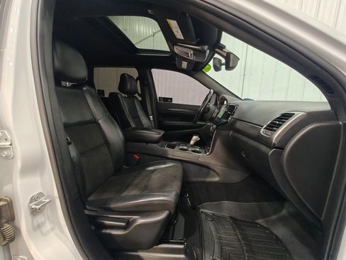 Used 2020 Jeep Grand Cherokee Altitude AWD/4WD image 21