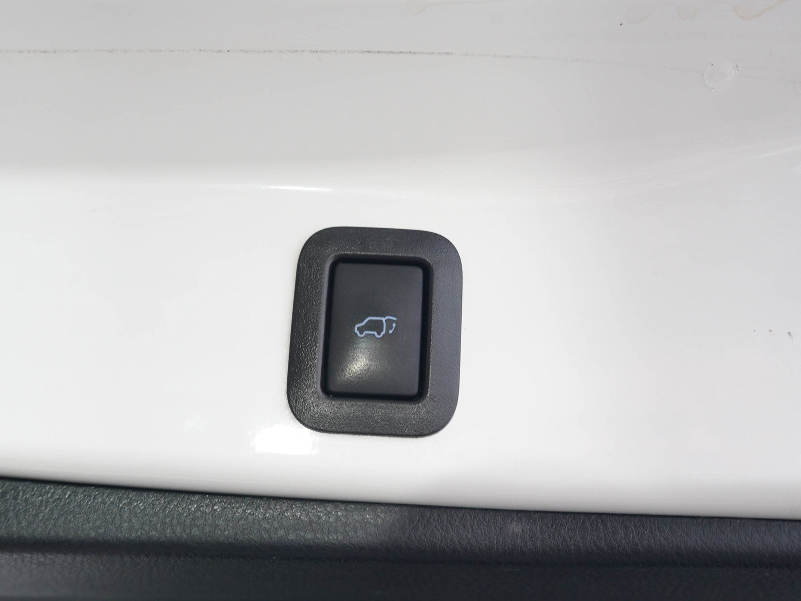 Used 2019 Toyota Highlander XLE AWD/4WD image 11