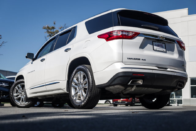 Used 2019 Chevrolet Traverse High Country AWD/4WD image 2