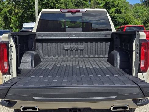 New 2026 GMC Sierra 1500 AT4 w/ Technology Package AWD/4WD image 9