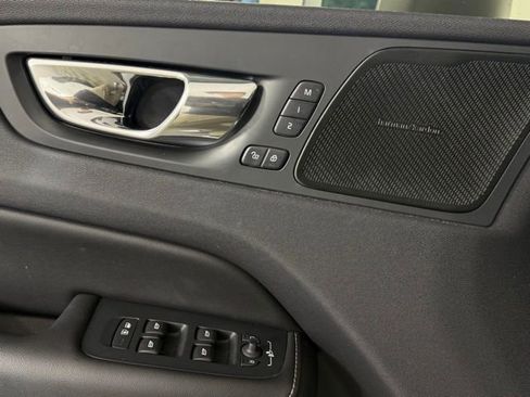 Used 2019 Volvo XC60 T5 R-Design w/ Protection Package FWD image 15